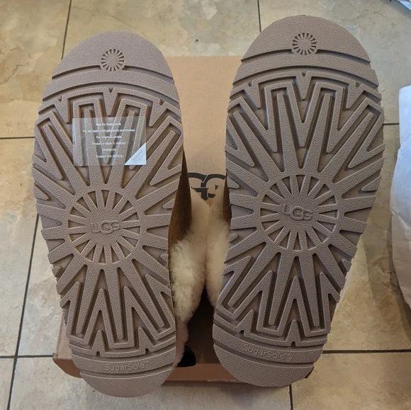 UGG disquette slippers 8/9 - Picture 3 of 4